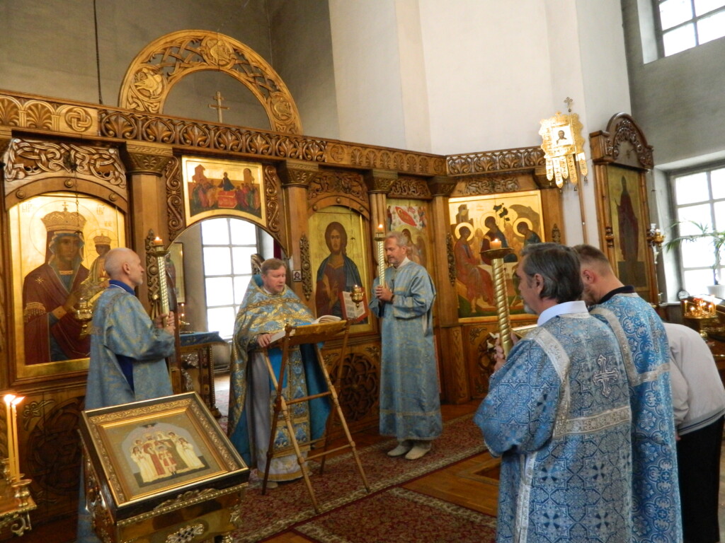 Храм Живоначальной Троицы в Косино внутри